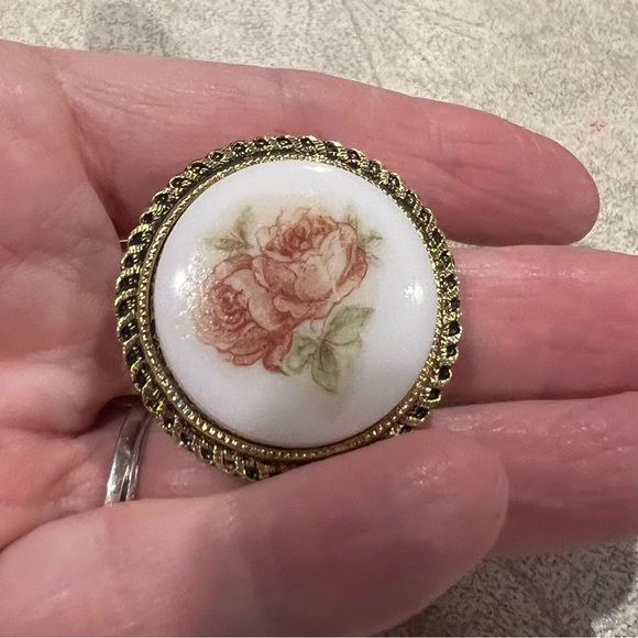 Jewelry - Vintage Western Germany floral scarf clip